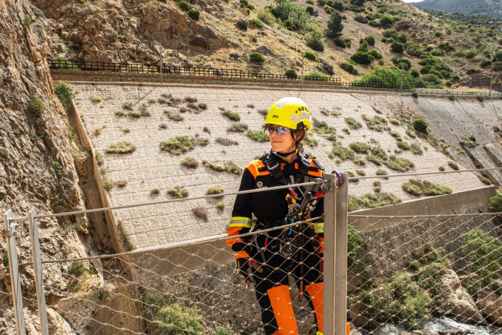 ¿Cómo elegir un mosquetón de seguridad para el trabajo en altura?